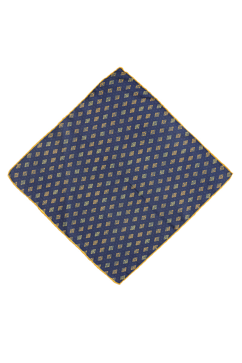 Orta Lacivert Desenli Mendil