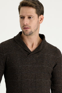 Kahve Şal Yaka Slim Fit Dar Kesim Yünlü Desenli Triko Kazak