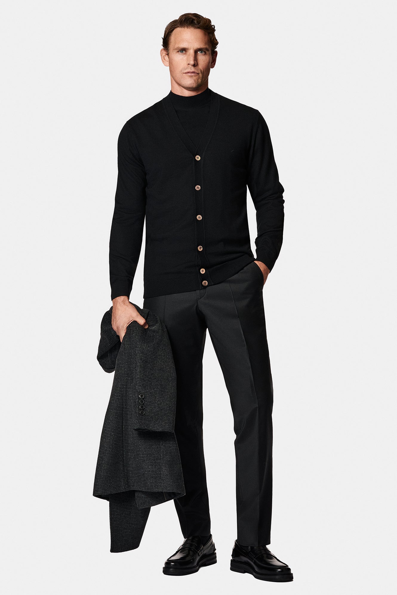 Siyah V Yaka Dü?meli Nak??l? Yün Triko H?rka-Abdullah Ki??l?