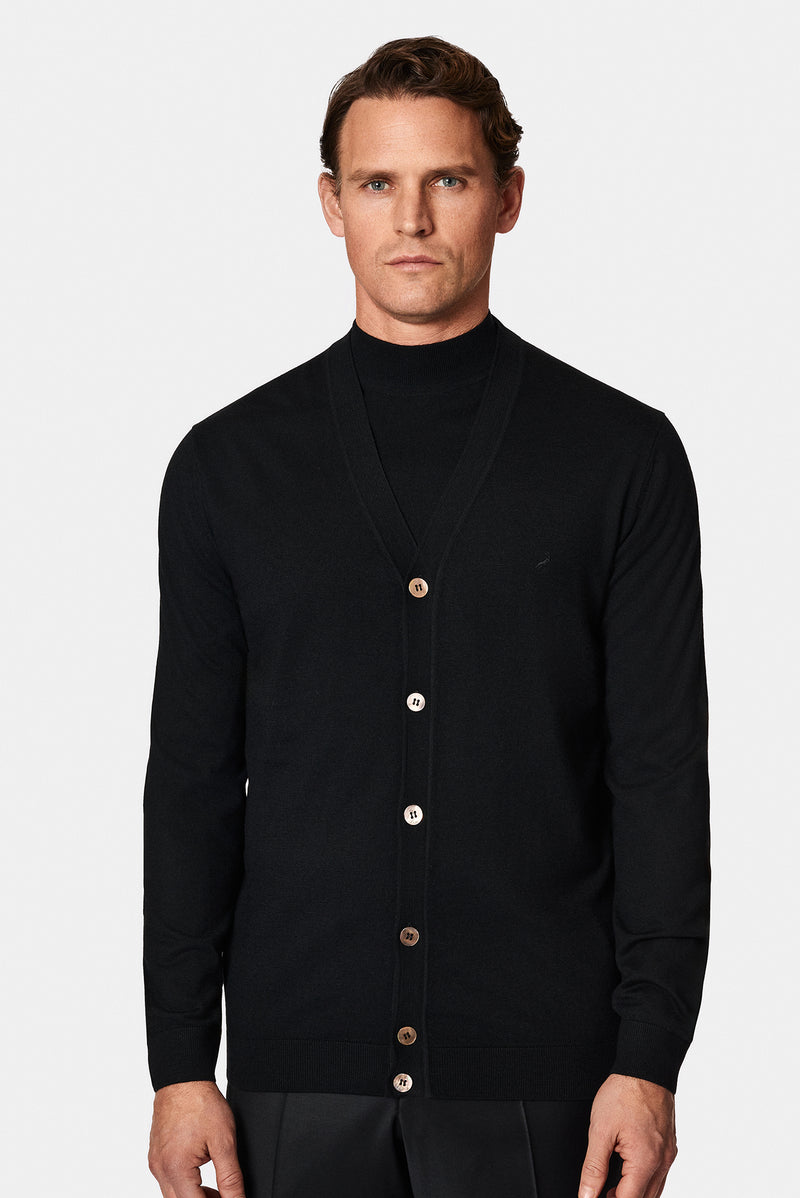 Siyah V Yaka Düğmeli Nakışlı Yün Triko Hırka