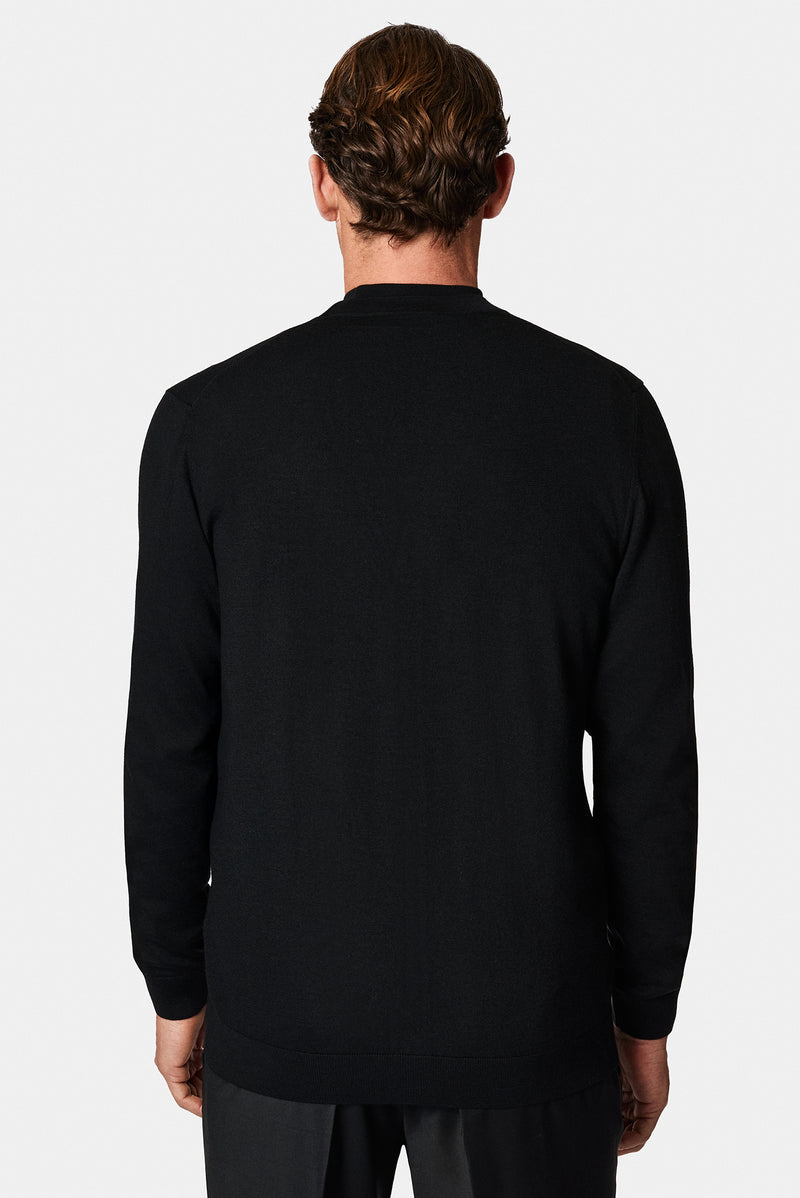 Siyah V Yaka Düğmeli Nakışlı Yün Triko Hırka