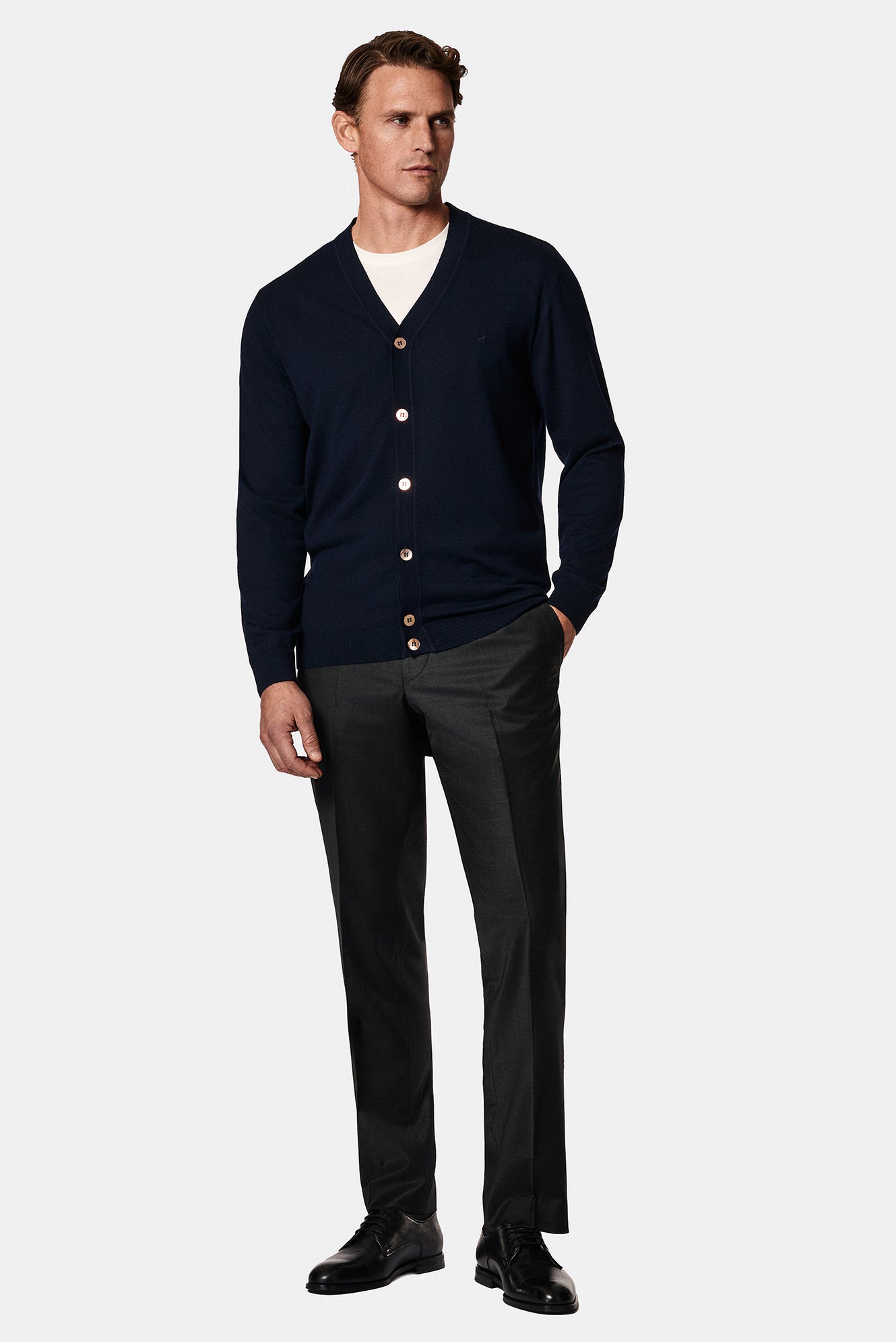 Koyu Lacivert V Yaka Dü?meli Nak??l? Yün Triko H?rka-Abdullah Ki??l?