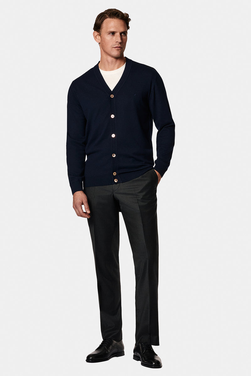 Koyu Lacivert V Yaka Düğmeli Nakışlı Yün Triko Hırka