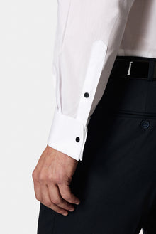 Beyaz Slim Fit Dar Kesim Pamuk Ata Yaka Gömlek