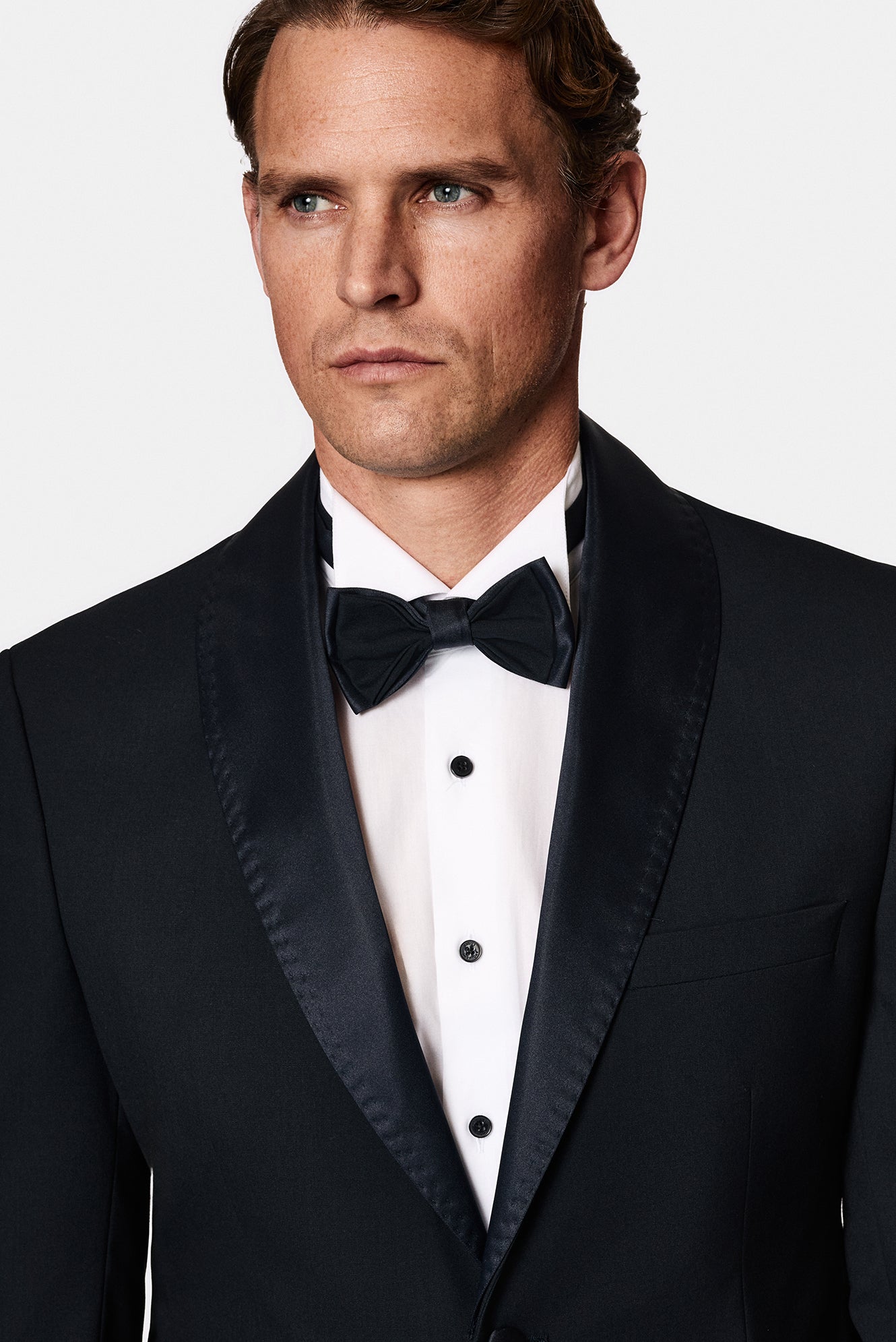 Beyaz Slim Fit Dar Kesim Pamuk Ata Yaka Gömlek