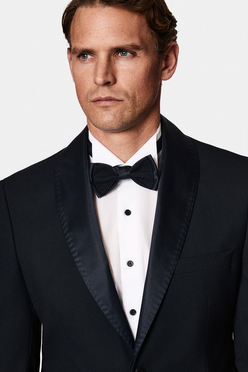 Beyaz Slim Fit Dar Kesim Pamuk Ata Yaka Gömlek