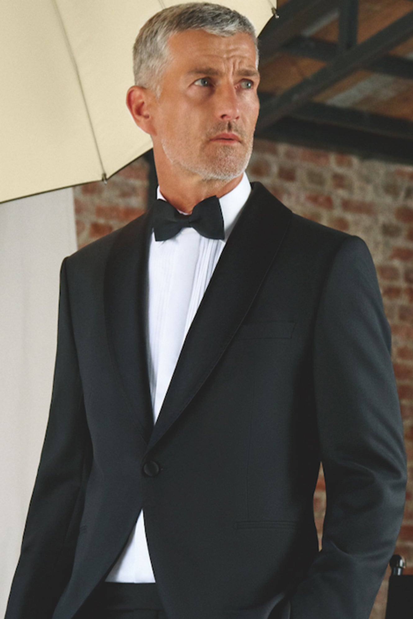 Beyaz Uzun Kol Slim Fit Dar Kesim Pamuk Piliseli Gömlek