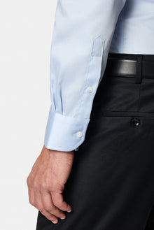 Uçuk Mavi Uzun Kol Slim Fit Dar Kesim Non Iron Klasik Saten Pamuk Gömlek