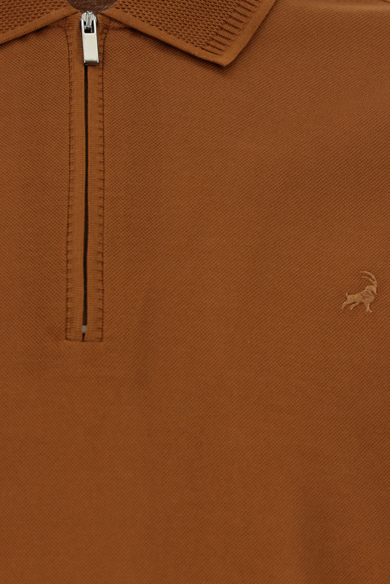 Taba Slim Fit Dar Kesim Fermuarlı Nakışlı Merserize Pamuk Polo Yaka T-shirt