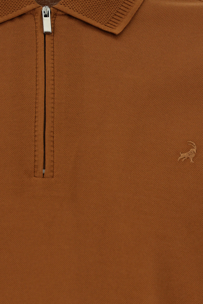 Taba Slim Fit Dar Kesim Fermuarlı Nakışlı Merserize Pamuk Polo Yaka T-shirt