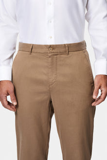 Orta Bej Regular Fit Standart Kesim Yan Cepli Lyocell Pamuk Karışımlı Kanvas / Chino Pantolon
