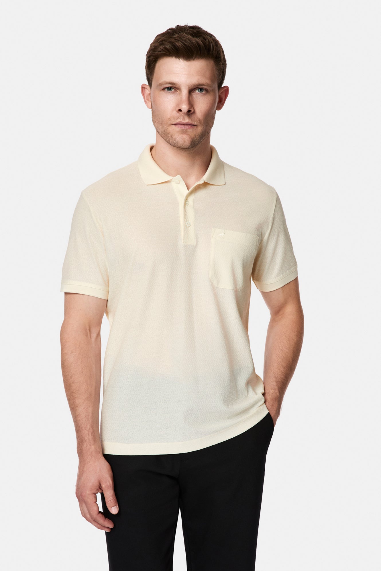 Kırık Beyaz Regular Fit Düğmeli Polo Yaka Desenli Nakışlı Cepli %100 Pamuk Merserize T-shirt