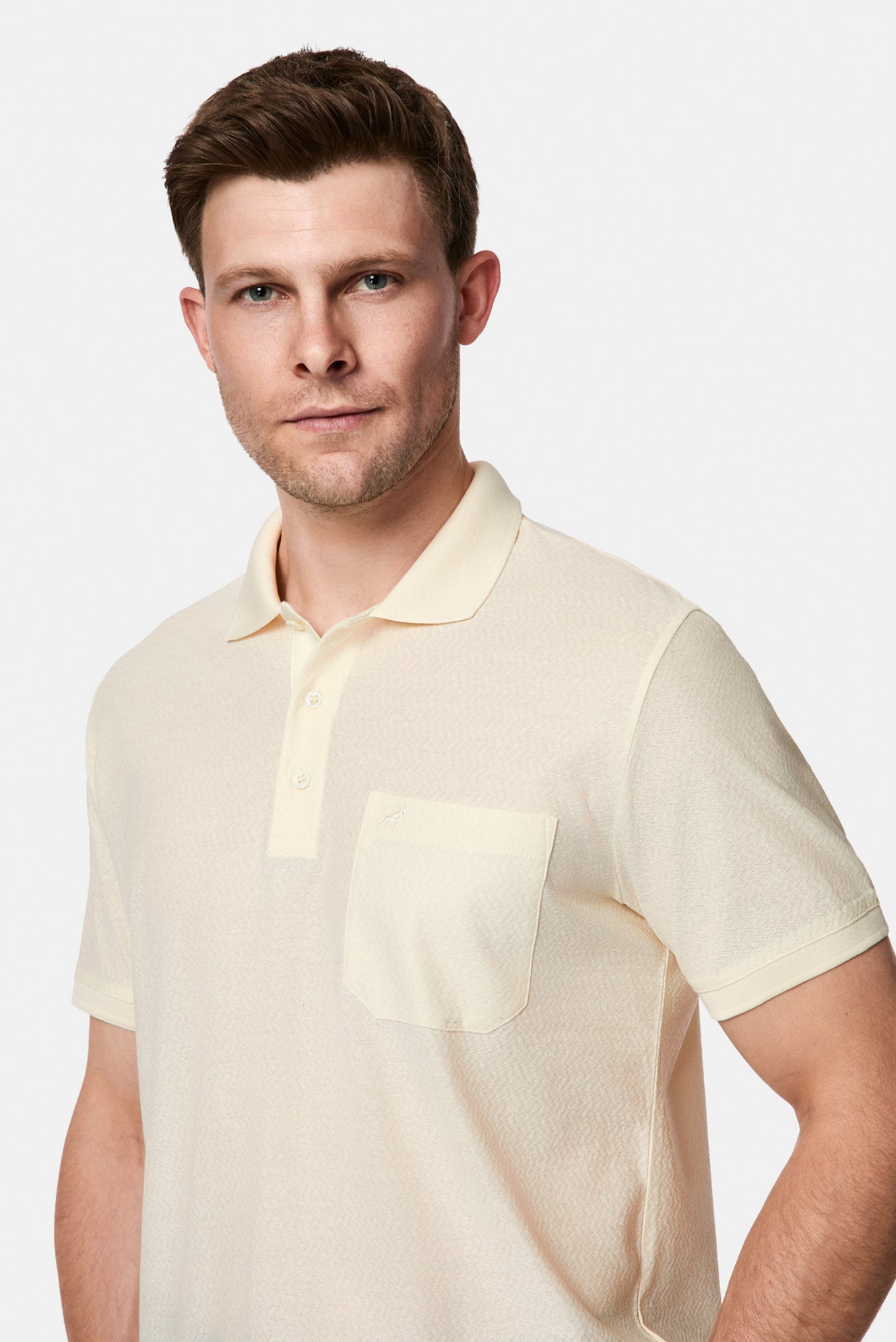 Kırık Beyaz Regular Fit Düğmeli Polo Yaka Desenli Nakışlı Cepli %100 Pamuk Merserize T-shirt