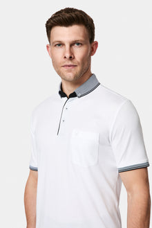 Beyaz Regular Fit Düğmeli Polo Yaka Desenli Nakışlı Cepli Pamuklu T-shirt
