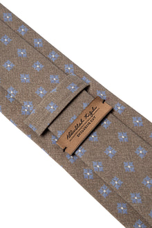 Koyu Kahve Çiçek Desenli İpek Kravat