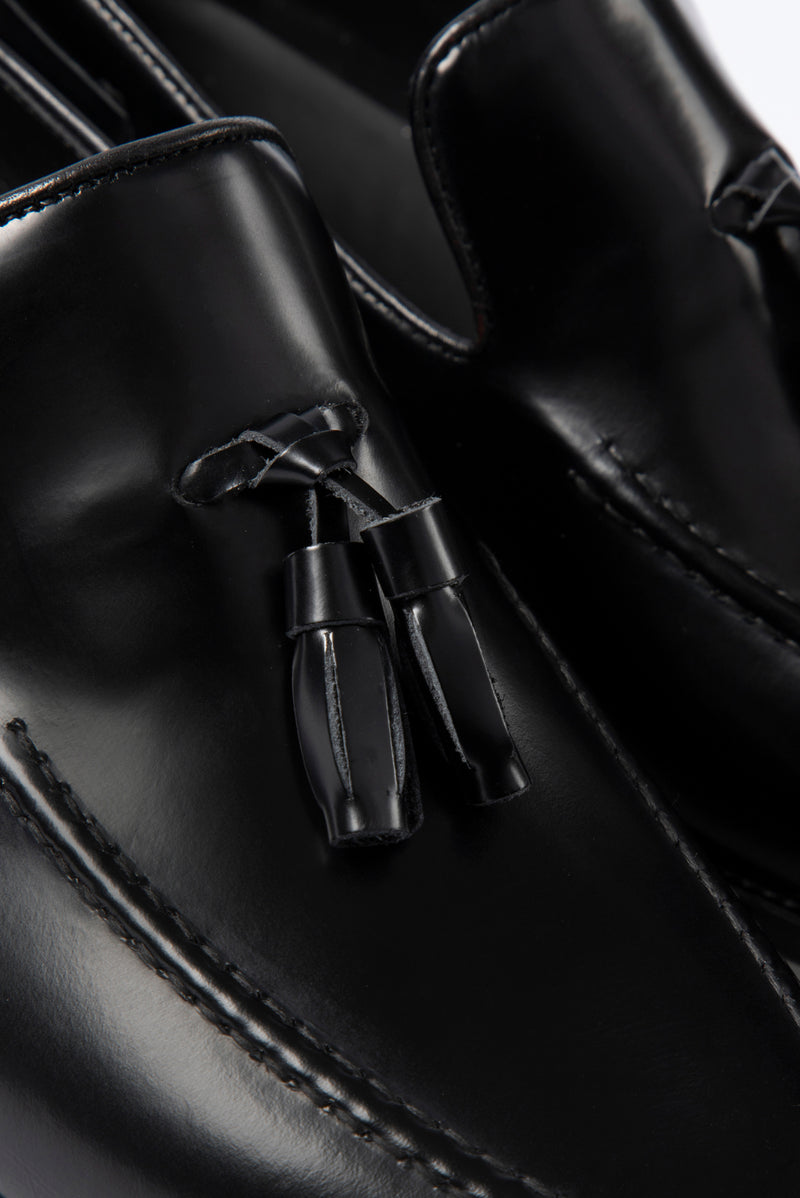 Siyah Püsküllü Klasik Deri Loafer Ayakkabı