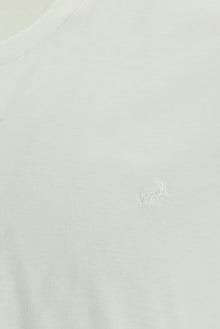 Beyaz V Yaka Regular Fit Nakışlı Merserize Pamuk T-shirt