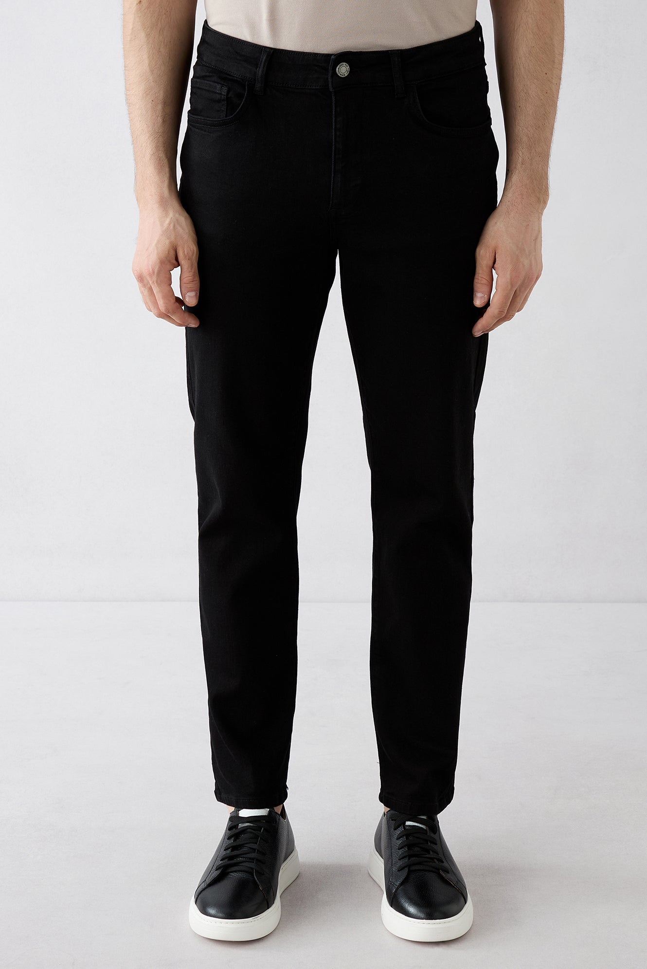 Siyah Regular Fit Standart Kesim 5 Cep Lyocell Karışımlı Denim Pantolon